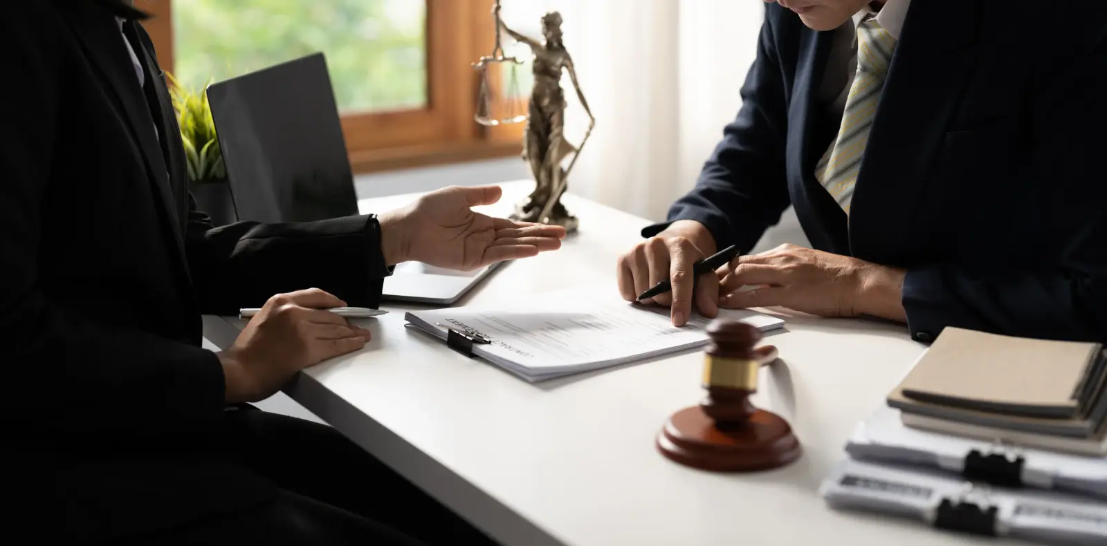 consultation d'un avocat en urgence pénale